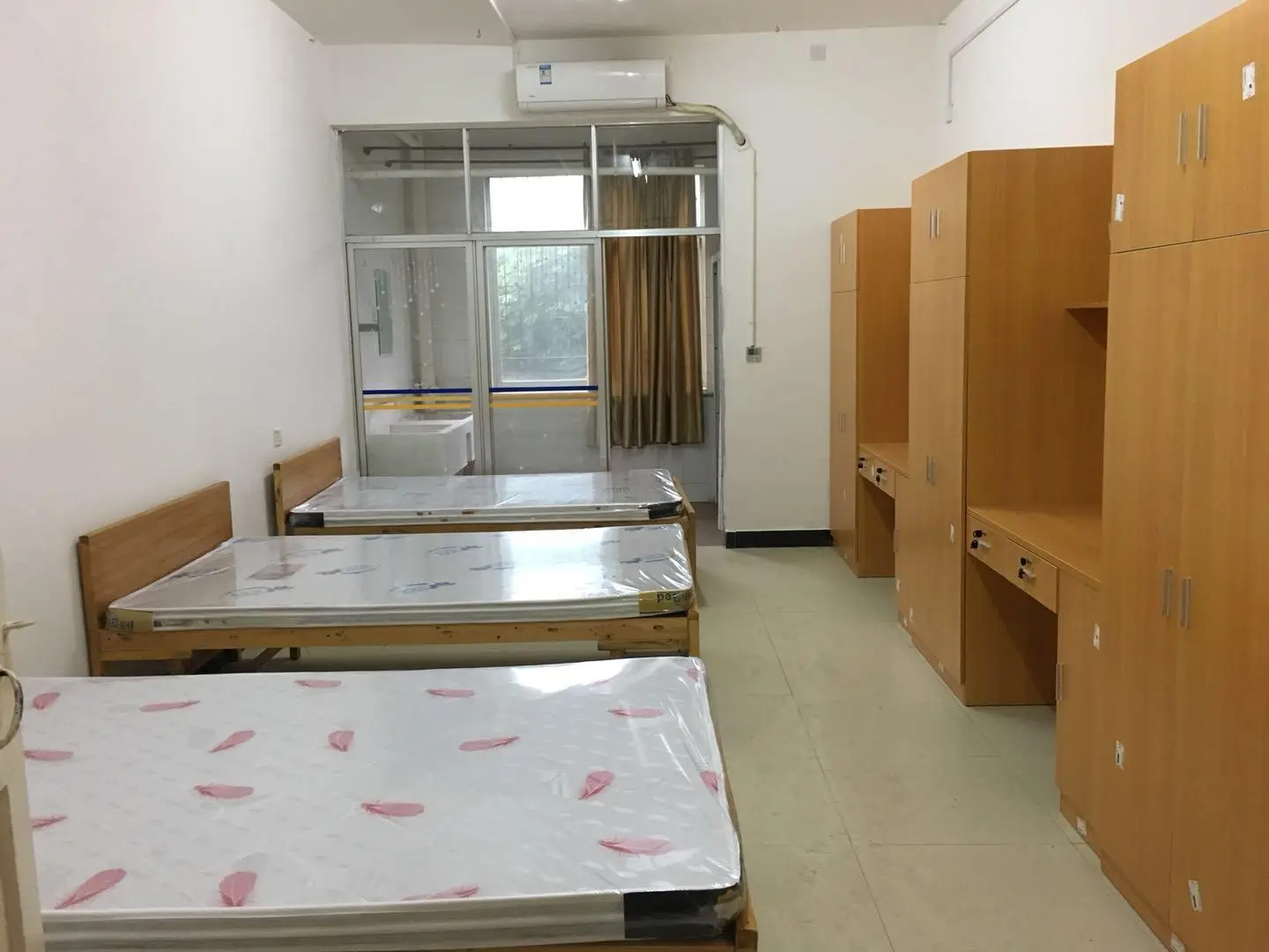 hostel-room-2