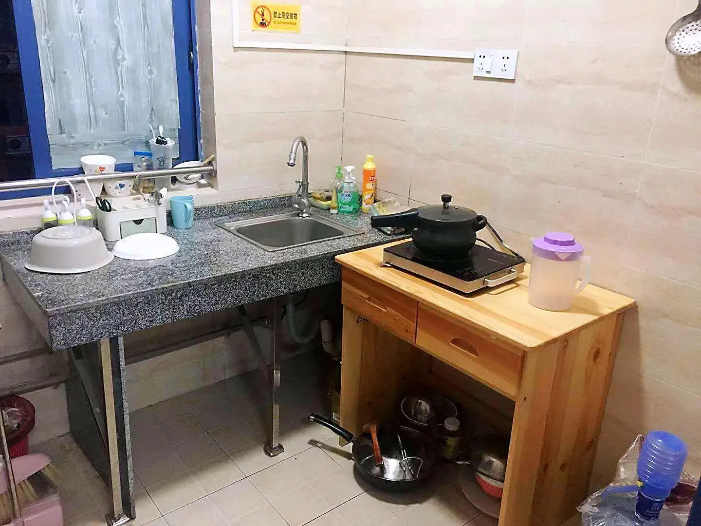 inside-hostel-3
